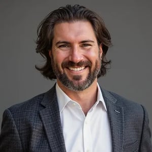 Eric Ove Headshot 
